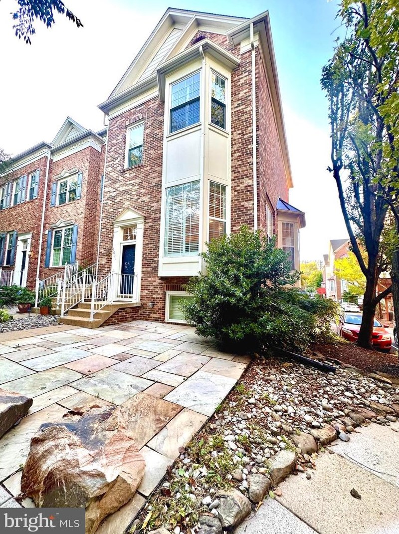 6031 Riddle Walk, Alexandria, VA 22312