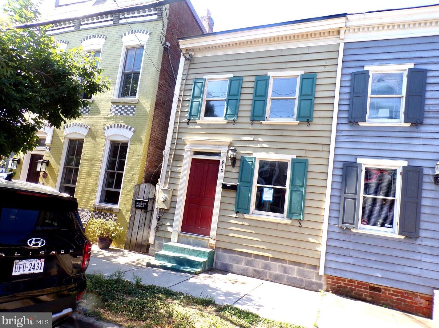 910 Princess St, Alexandria VA  22314-2245 exterior