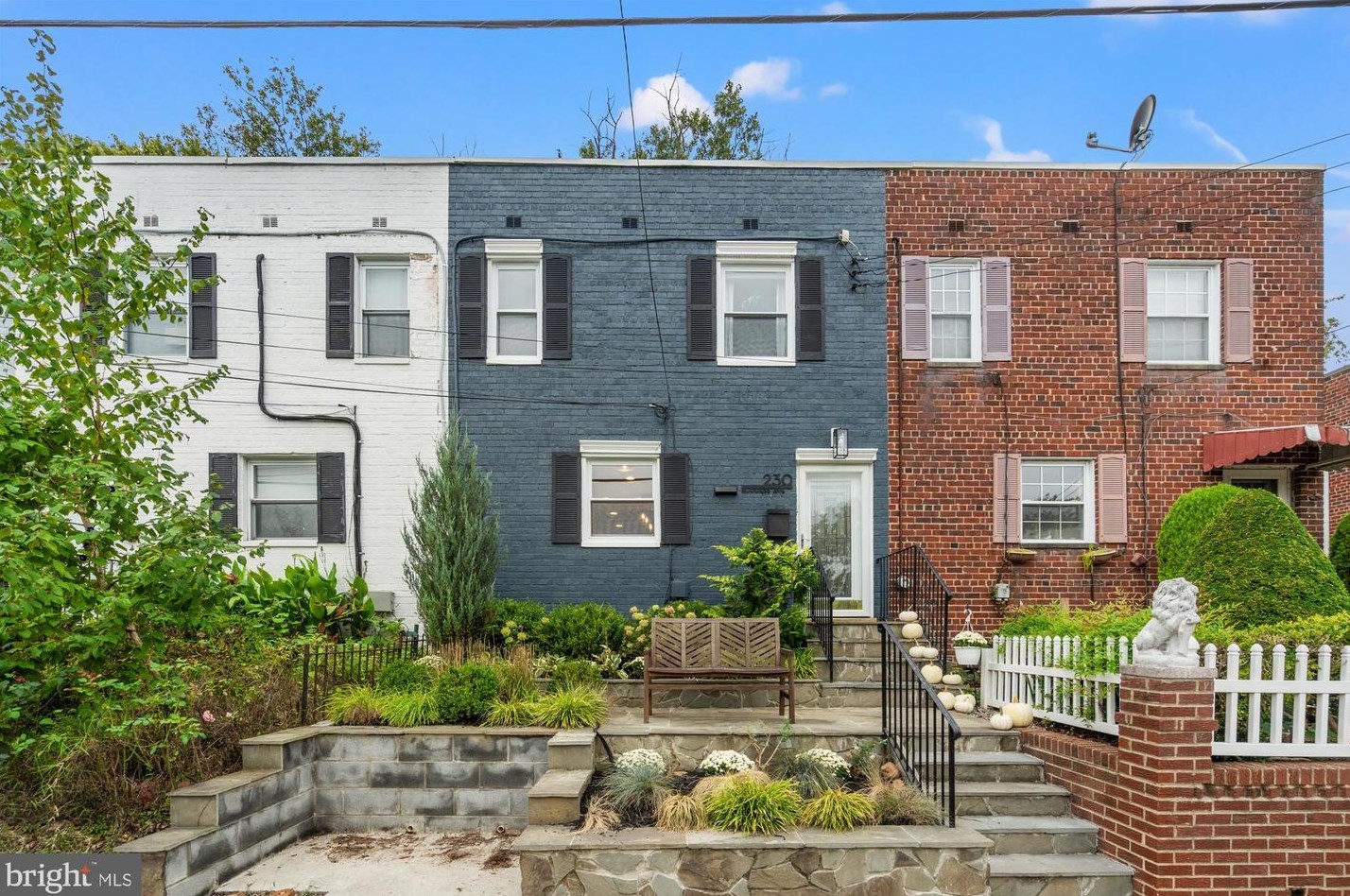 230 Burgess Ave, Alexandria, VA 22305