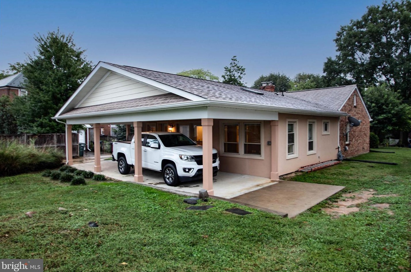 701 S View Terrace, Alexandria, VA 22301