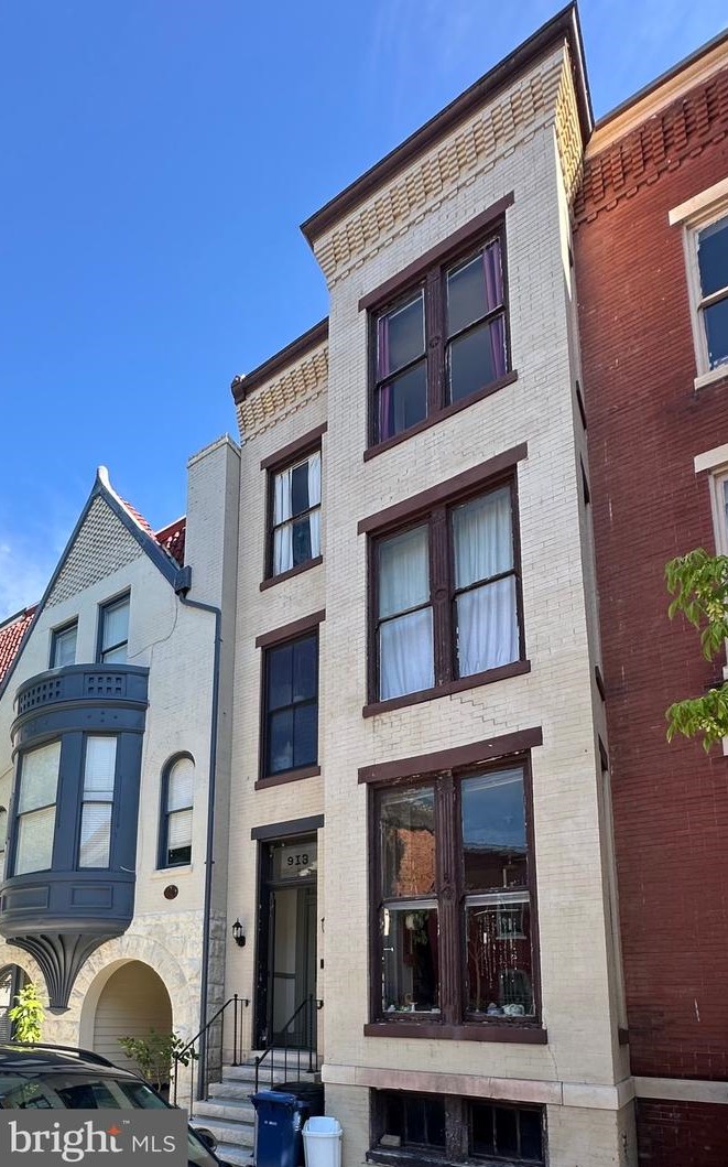 913 Prince St, Alexandria VA 22314-3082 exterior