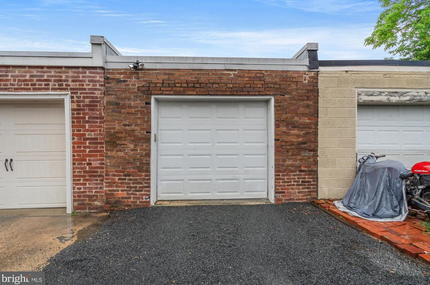 511 Patrick St, Alexandria VA 22314-2242 exterior