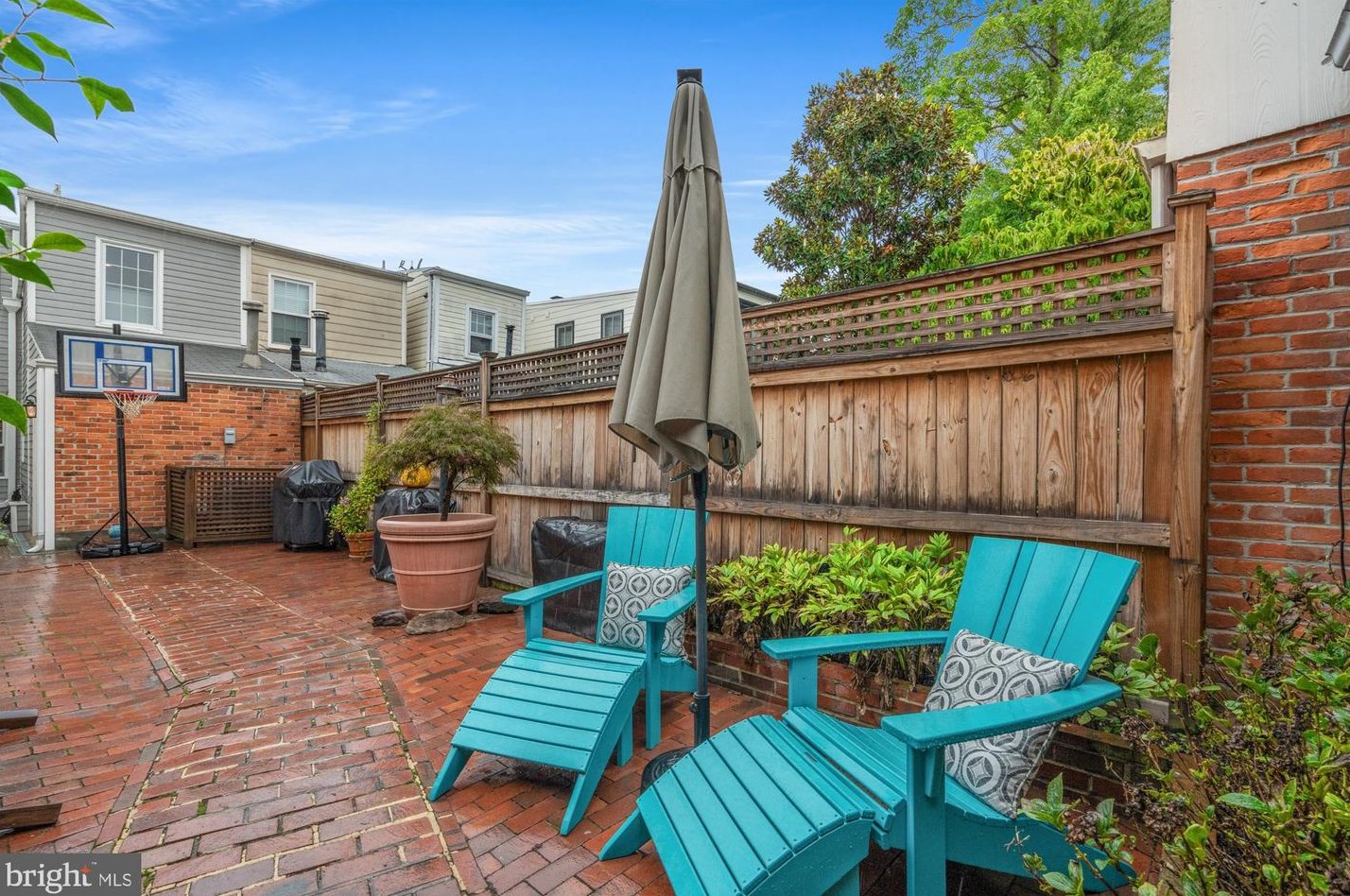 511 Patrick St, Alexandria VA 22314-2242 exterior