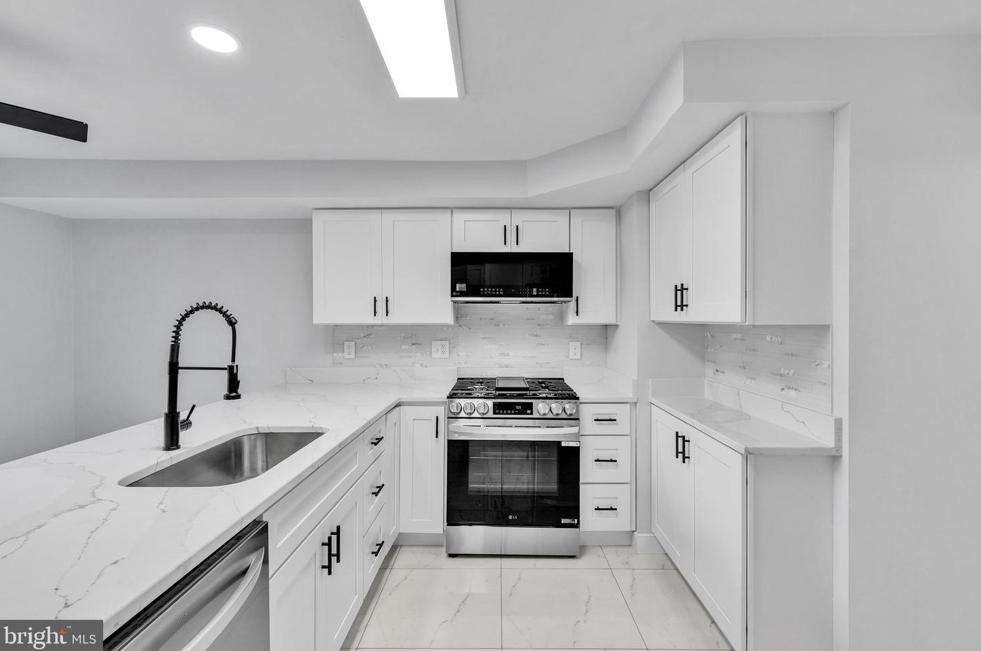 424 Patrick St, Alexandria VA 22314-2241 exterior