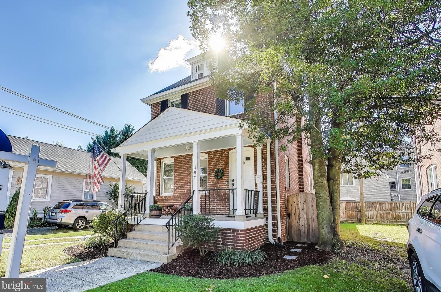 107 Custis Ave, Alexandria, VA 22301-1321