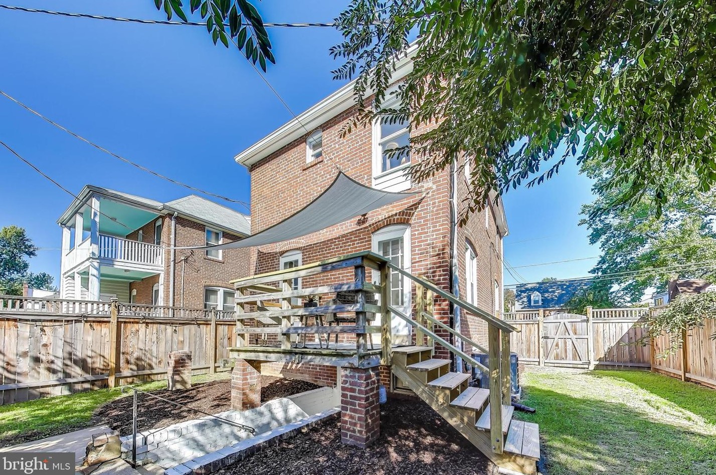 107 Custis Ave, Alexandria VA 22301-1321 exterior