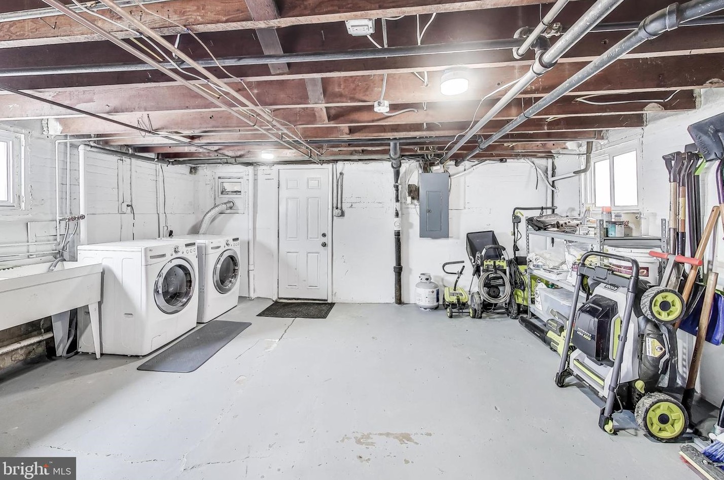 107 Custis Ave, Alexandria VA 22301-1321 exterior