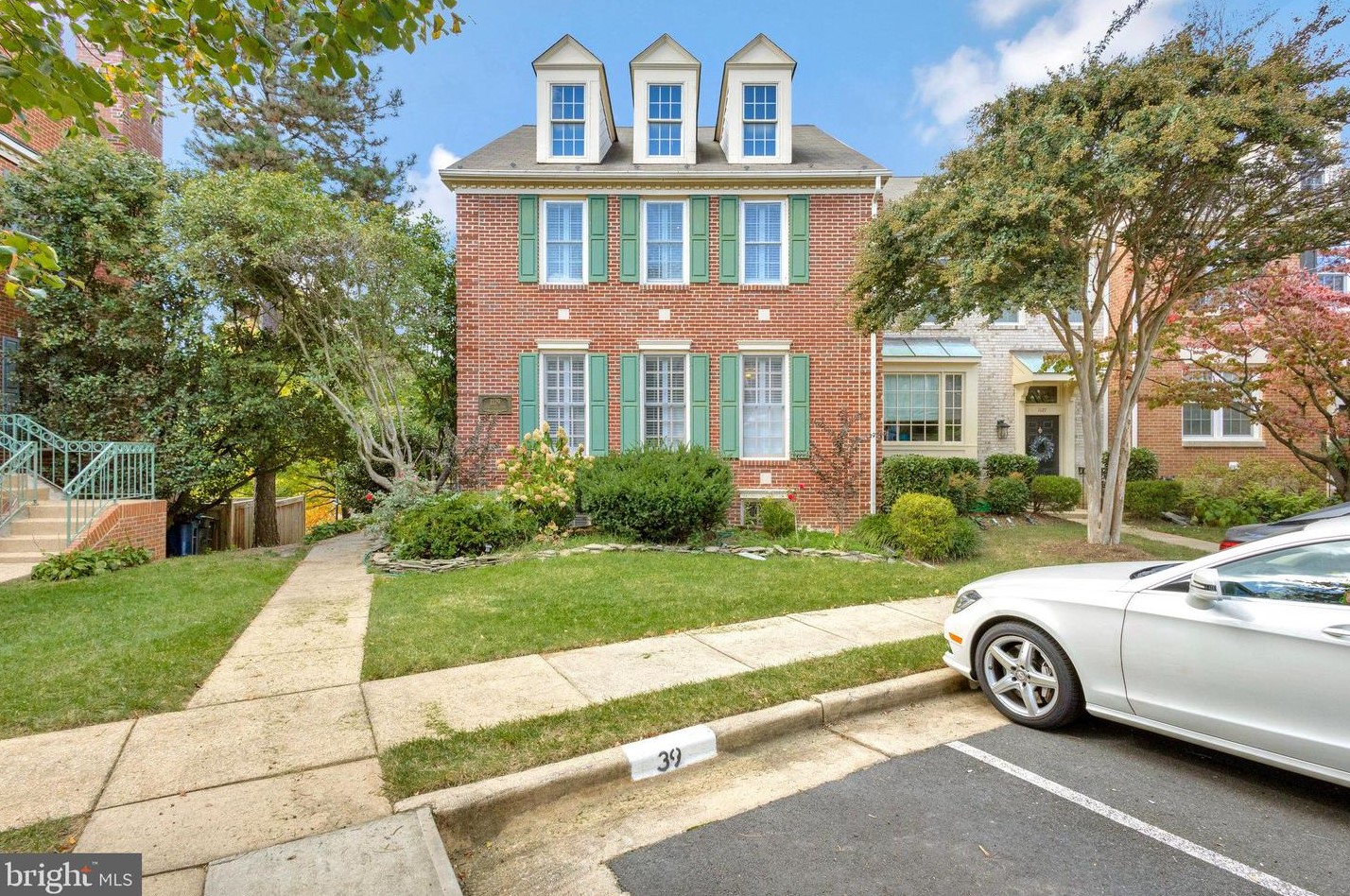 1129 Quaker Hill Ct, Alexandria, VA 22314