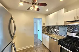 5340 Holmes Run Pkwy, Alexandria, VA 22304 - Photo 22
