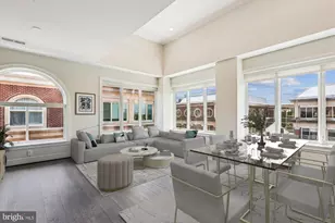 625 Slaters Ln, Alexandria, VA 22314 - Photo 4