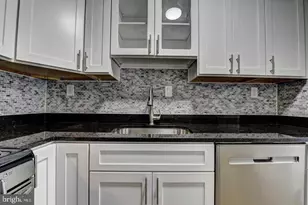 801 N Pitt Street N, Alexandria, VA 22314 - Photo 8