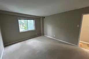 5340 Holmes Run Pkwy, Alexandria, VA 22304 - Photo 12