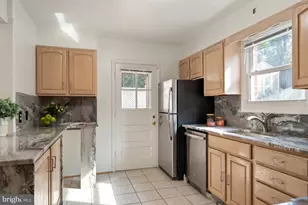 133 E Taylor Run Pkwy, Alexandria, VA 22314 - Photo 18