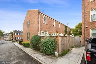 1310 Seaport Ln, Alexandria, VA 22314 - Photo 26