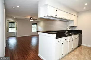 3315 Wyndham Cir, Alexandria, VA 22302 - Photo 4