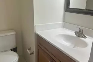 560 Colecroft Ct, Alexandria, VA 22314 - Photo 18