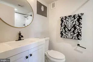 5340 Holmes Run Pkwy, Alexandria, VA 22304 - Photo 14