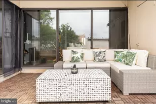 114 Roberts Ln, Alexandria, VA 22314 - Photo 18