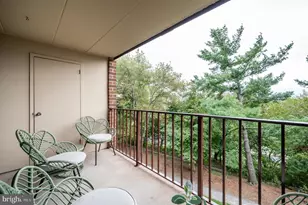 110 Roberts Ln, Alexandria, VA 22314 - Photo 8