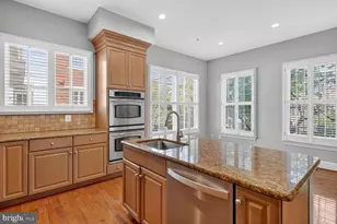 1808 Potomac Greens Dr, Alexandria, VA 22314 - Photo 14