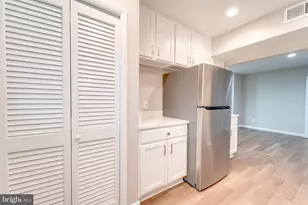 51 Skyhill Rd, Alexandria, VA 22314 - Photo 4