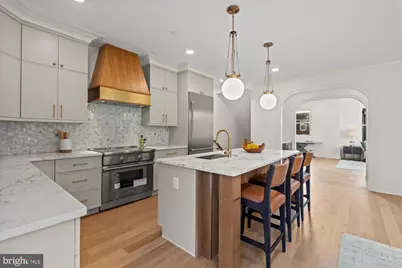 107 N West, Alexandria, VA 22314 - Photo 12