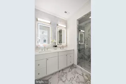 107 N West, Alexandria, VA 22314 - Photo 40