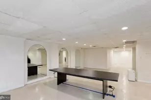 2500 N Van Dorn St, Alexandria, VA 22302 - Photo 16