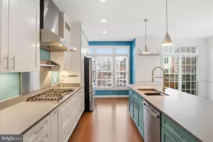 901 Harrison Cir, Alexandria, VA 22304 - Photo 14