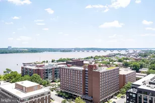 801 N Pitt St, Alexandria, VA 22314 - Photo 42