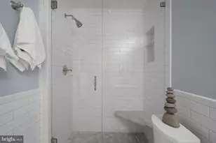 801 N Pitt St, Alexandria, VA 22314 - Photo 28