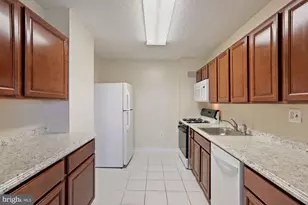 1225 Martha Custis Dr, Alexandria, VA 22302 - Photo 8