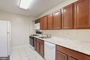 1225 Martha Custis Dr, Alexandria, VA 22302 - Photo 10