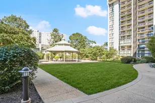 5300 Holmes Run Pkwy, Alexandria, VA 22304 - Photo 40