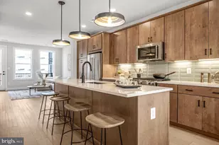 326 Swann Ave, Alexandria, VA 22301 - Photo 2