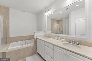 1815 Potomac Greens Dr, Alexandria, VA 22314 - Photo 34
