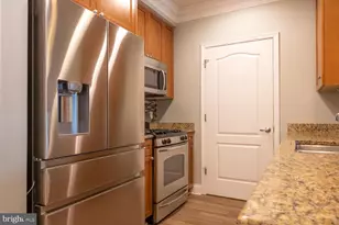 1115 Cameron St, Alexandria, VA 22314 - Photo 2