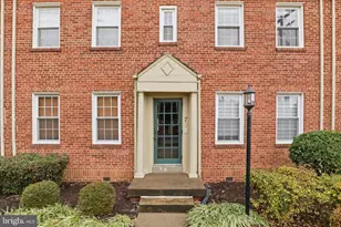 7 Russell Rd, Alexandria, VA 22301 - Photo 2