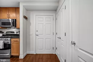 1111 Oronoco St, Alexandria, VA 22314 - Photo 6