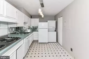 205 Yoakum Pkwy, Alexandria, VA 22304 - Photo 14