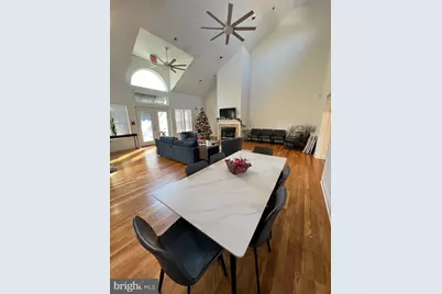 3310 Wyndham Circle #215, Alexandria, VA 22302 - Photo 4