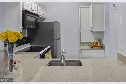 301 S Reynolds Street #202, Alexandria, VA 22304 - Photo 4