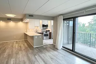 118 Roberts Ln, Alexandria, VA 22314 - Photo 4