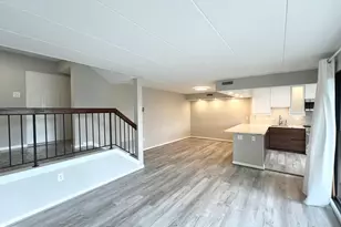 118 Roberts Ln, Alexandria, VA 22314 - Photo 12