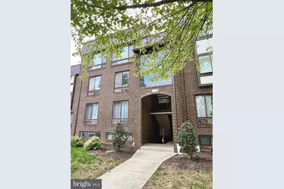 118 Roberts Lane #300, Alexandria, VA 22314 - Photo 2
