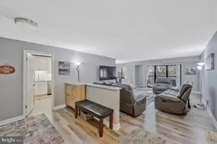 309 Yoakum Pkwy, Alexandria, VA 22304 - Photo 2