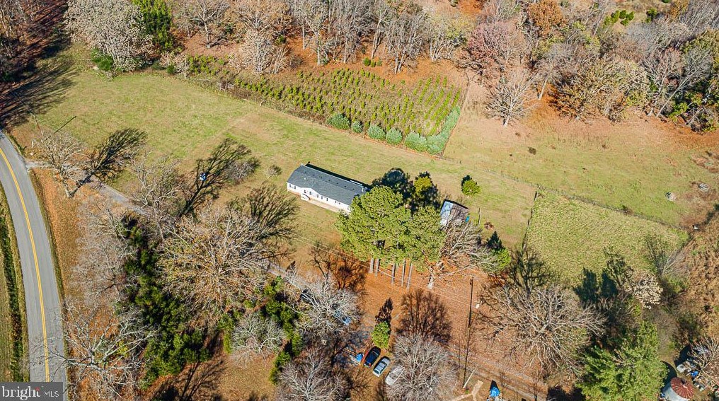 6142 Plank Rd, Dillwyn, VA 23936-2591