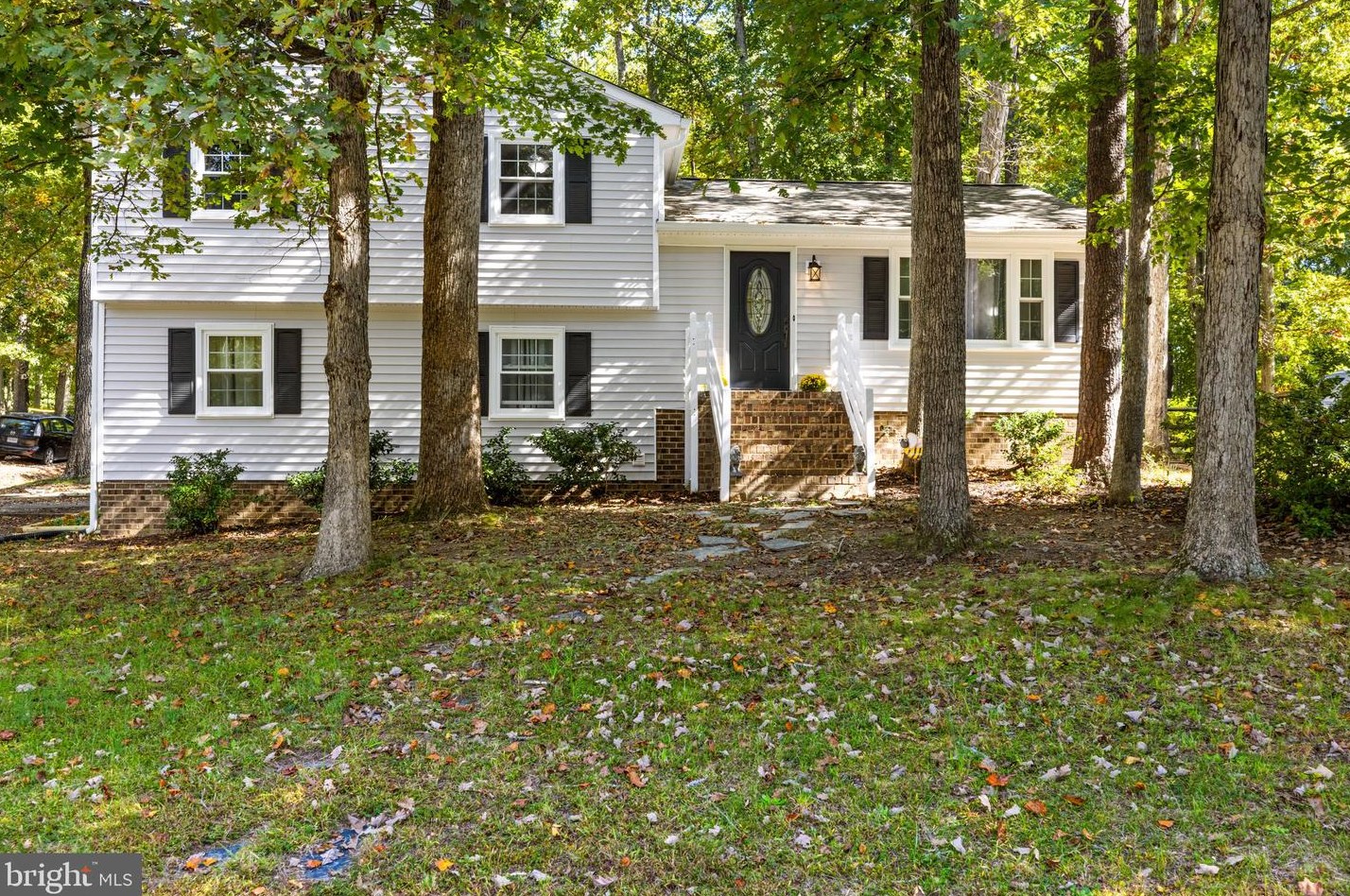 1325 Unison Dr, Midlothian, VA 23113