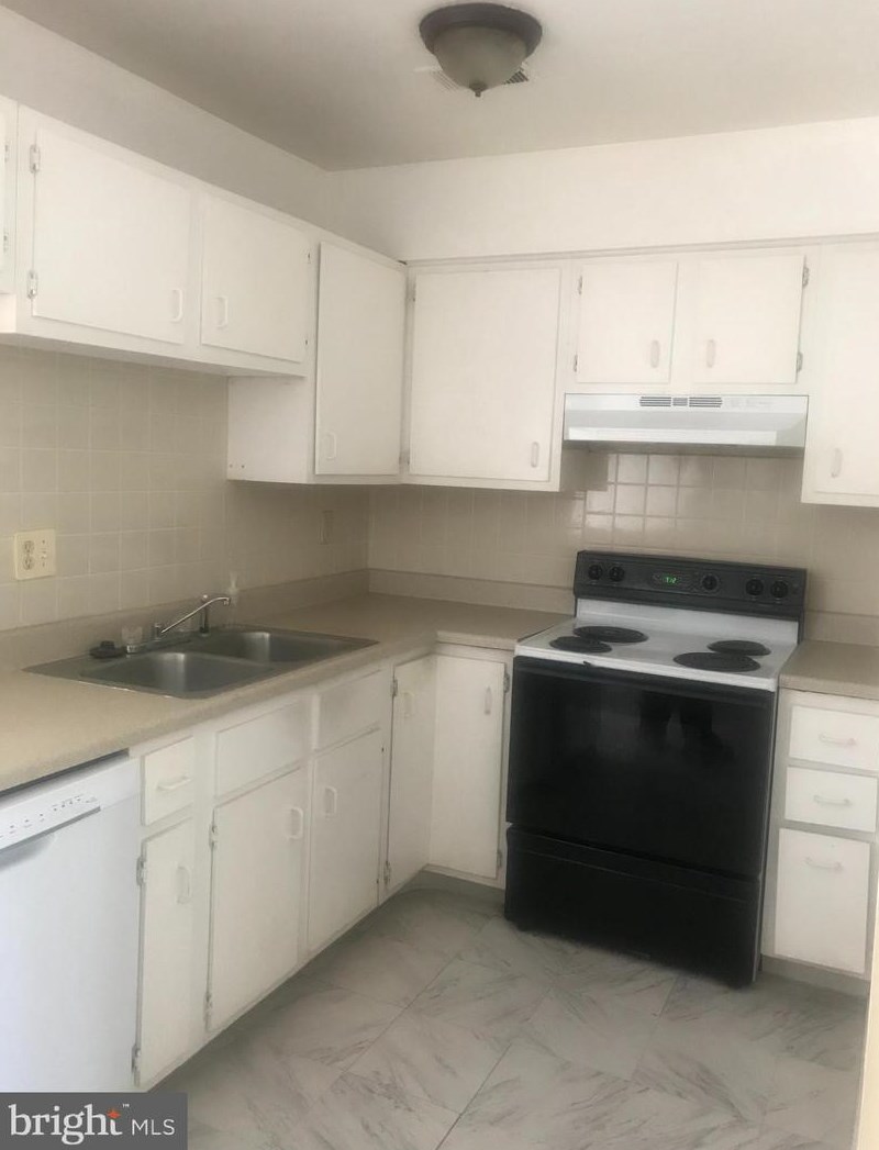 129 Cameron St, Mount Weather, VA 22611