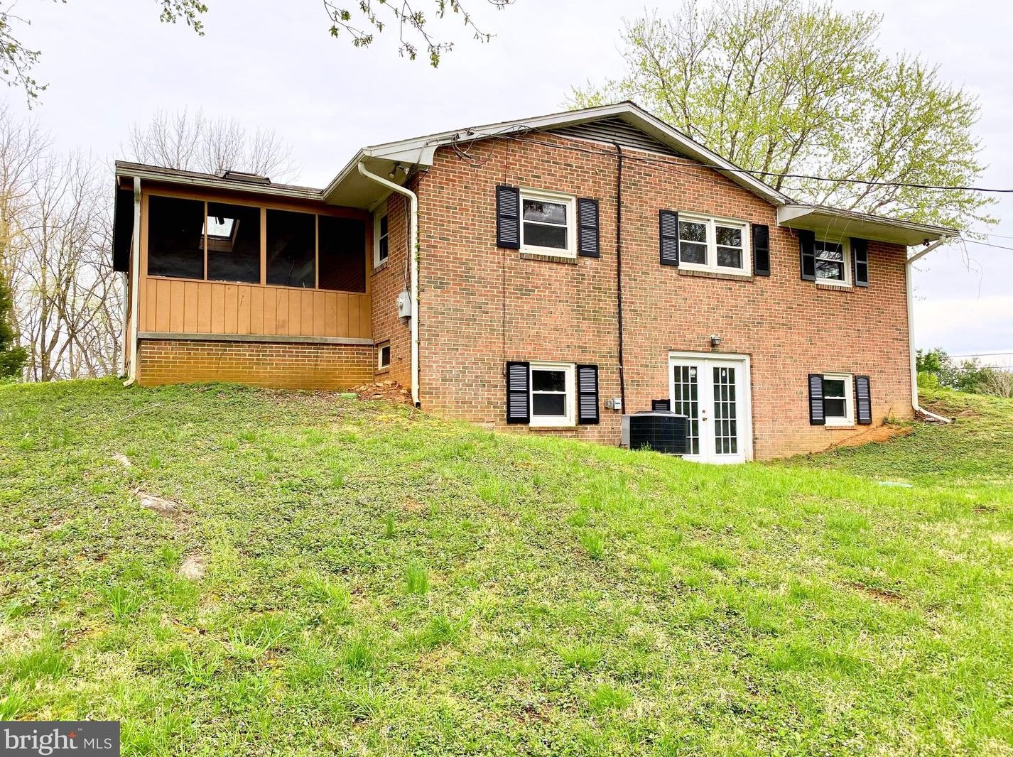 8239 Lord Fairfax Hwy, Mount Weather, VA 22611